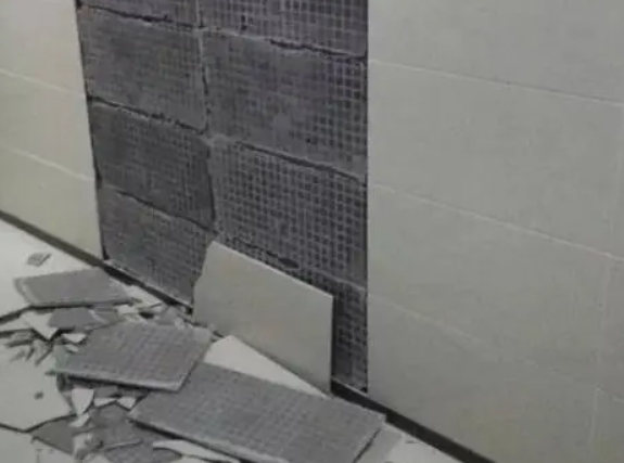 阿克陶瓷砖空鼓维修公司分享下阿克陶墙砖松动维修的知识